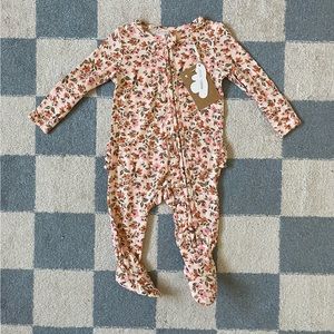 Angel Dear Zipper Ruffle Footie